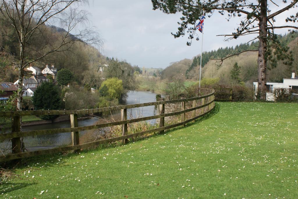 Royal Lodge Symonds Yat Exterior photo